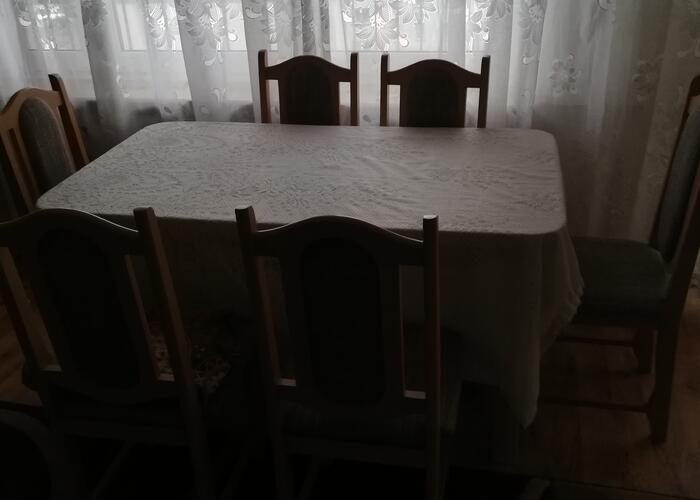Grajewo ogłoszenia: Sprzedam stół rozkładany i 6 krzeseł w stanie bardzo dobrym.